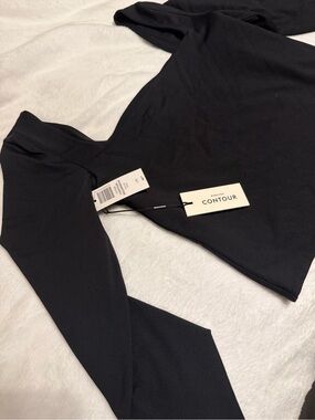 Aritzia Black Contour Long Sleeve Top